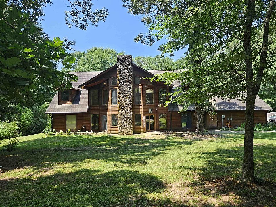 1st image of 159 Pleasant Forest Dr