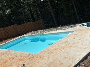 90 Lyle Downs Rd, Franklin, NC 28734