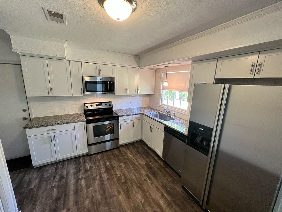2nd image of 306 E Bedford Rd