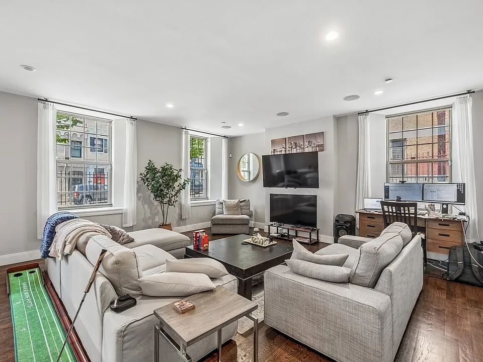 225 Dorchester St #27