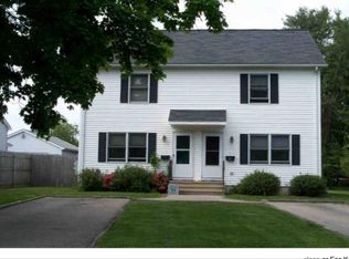 3 State St #3B, Westerly, RI 02891