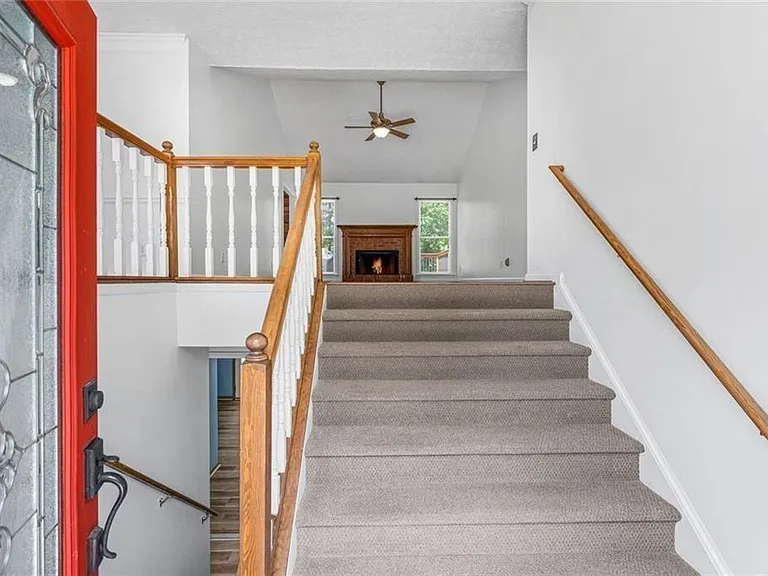 4240 Sugar Mill Dr — Photo 2