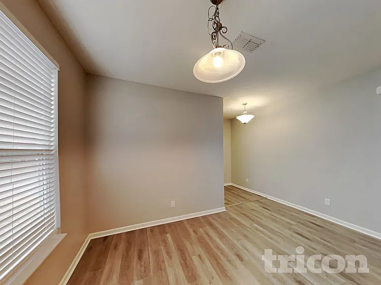 1348 Creekside Dr — Photo 5