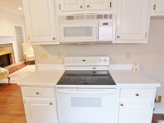 5th image of 2606 Oak Village Dr