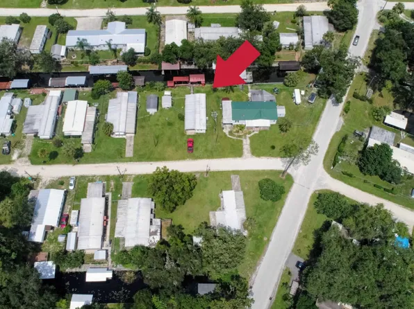 126 Camellia Dr, Satsuma, FL 32189