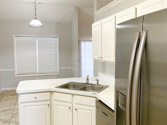 4th image of 3800 Sweetbriar Trce