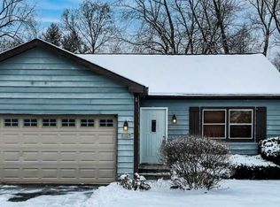 26286 N Hickory Ave, Mundelein, IL 60060