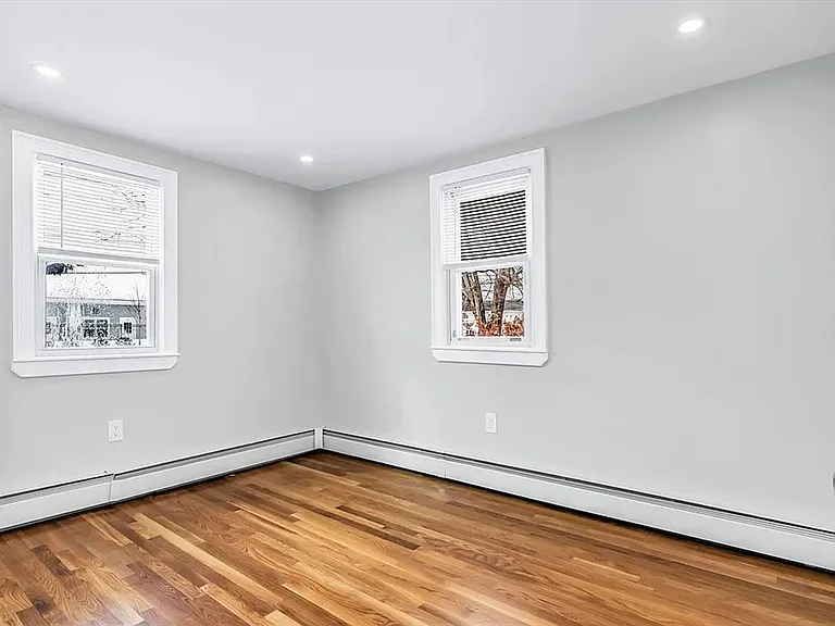 212 Cambridge Rd — Photo 23