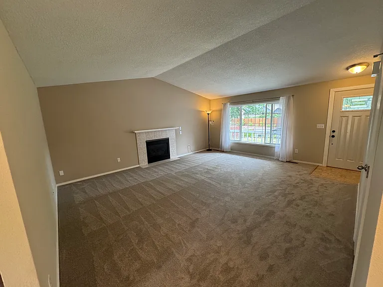 15665 SW Thrasher Way — Photo 3