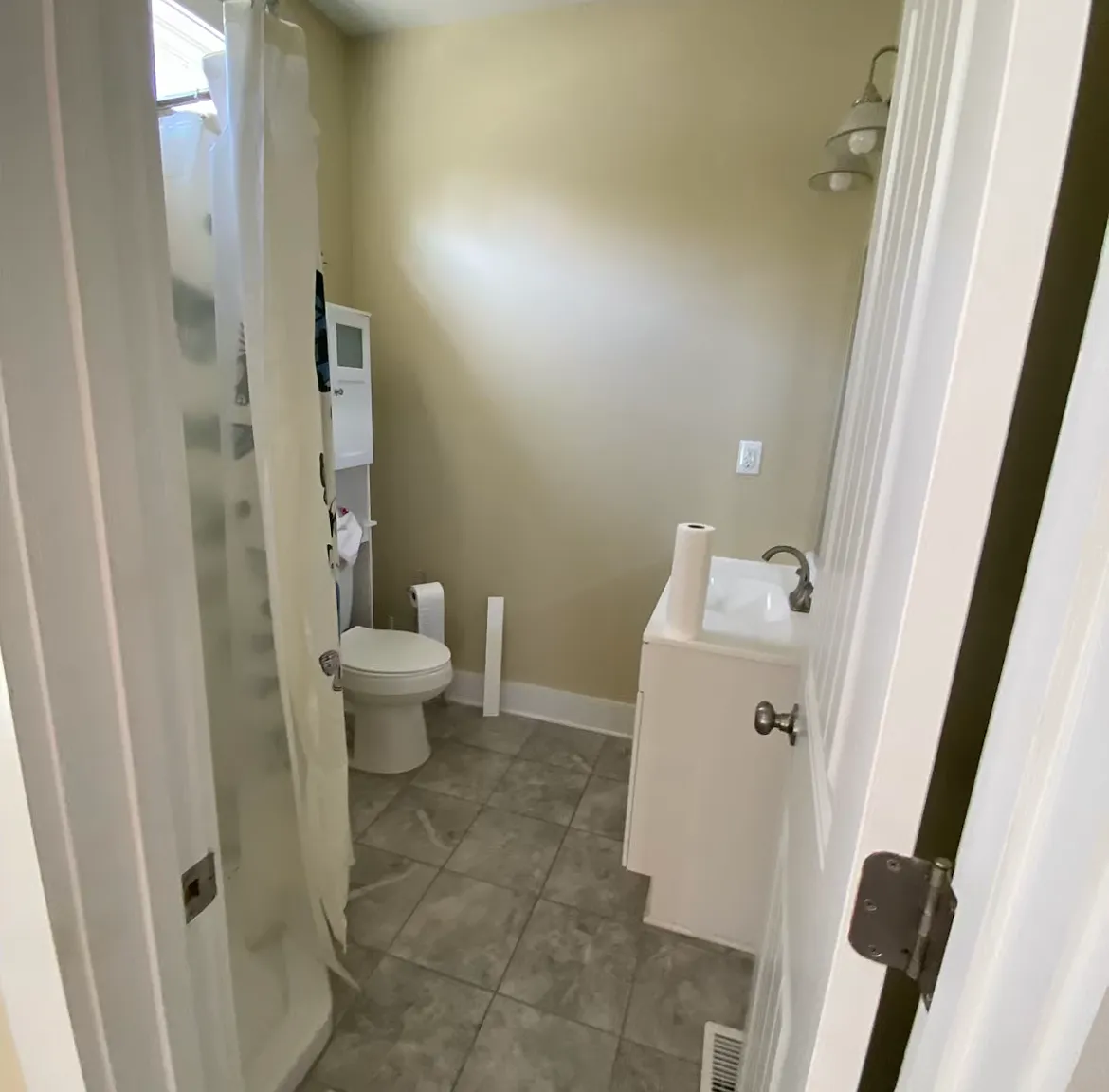 3 bed, 1600 sqft, $750 — Photo 4