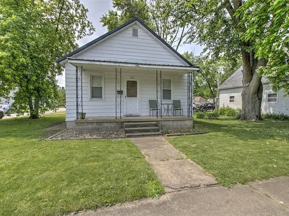 1212 E Washington St, Clinton, IL 61727