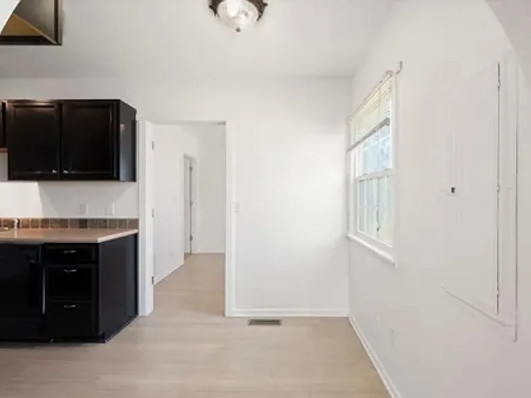 1244 W 1st Ave — Photo 7