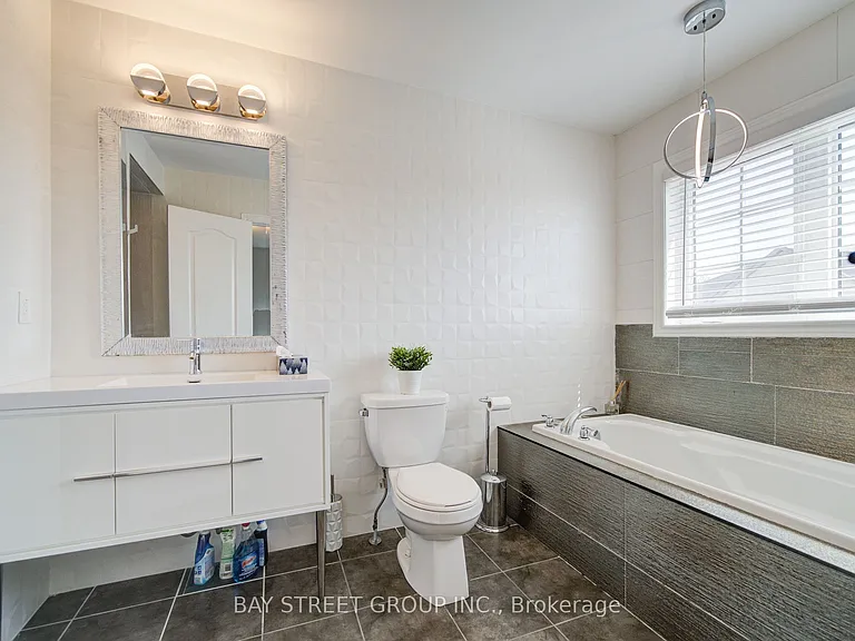 48 Roy Grove Way — Photo 21