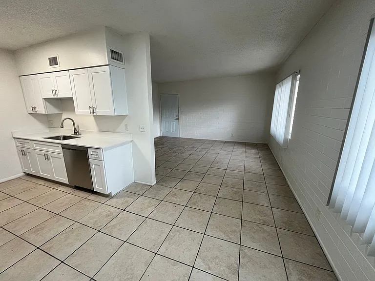 Catalina View Apartments — Photo 25
