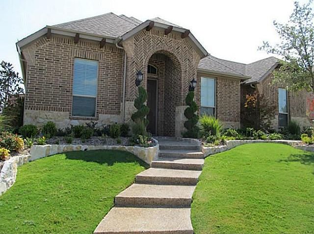 1st image of 536 Castlewood Dr