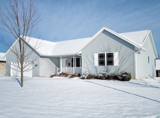 802 Dionne Ln, Viroqua, WI 54665