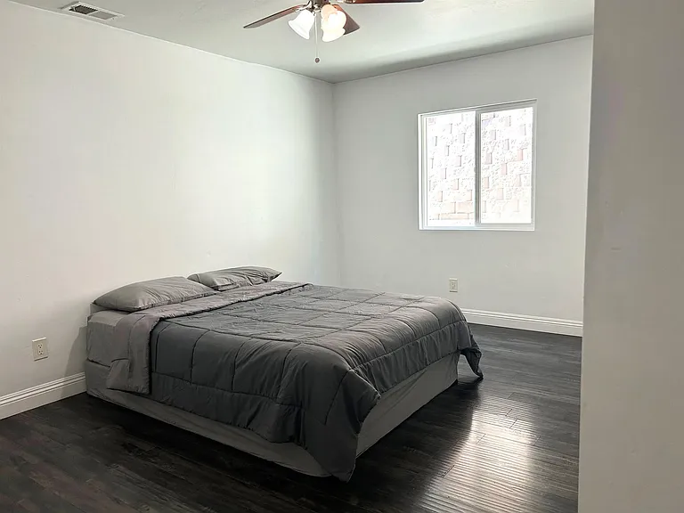 1121 Grand Ave — Photo 15