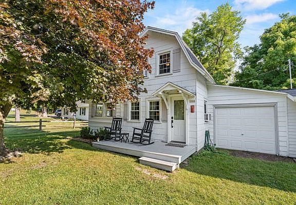 4th image of 3989 Evergreen Rd