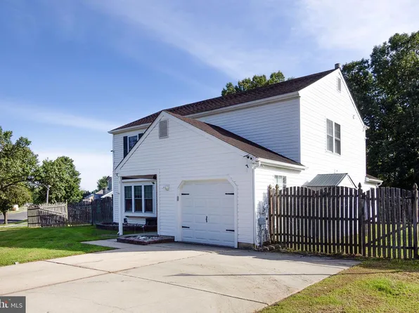 1 Bedford Ct, Sicklerville, NJ 08081