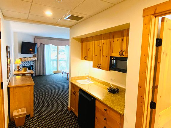 4th image of 2780 Boyne Mountain Roadunit Door 188/190 Fls #107