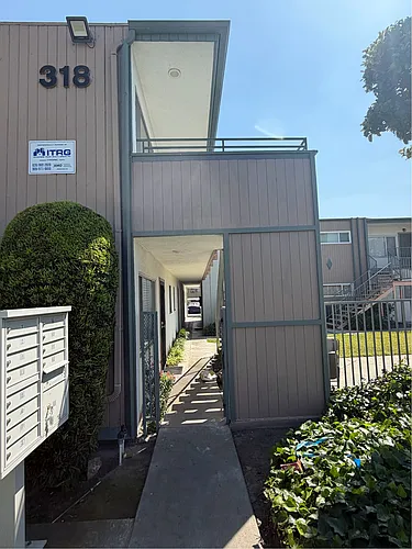 318 W Artesia St #6 Photo 1