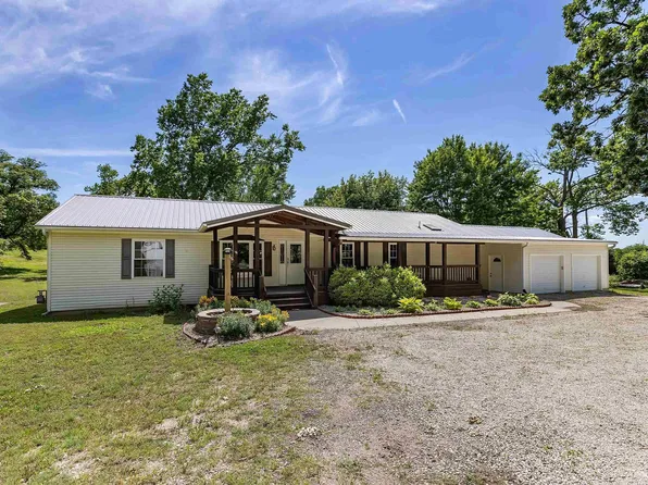 12760 Hillside Dr, Saint George, KS 66535