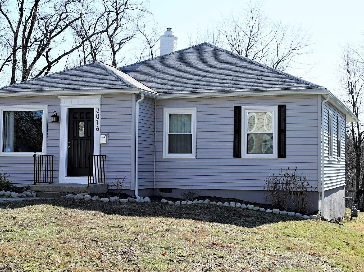 3 bed, 1221 sqft, $3,400 — Photo 1