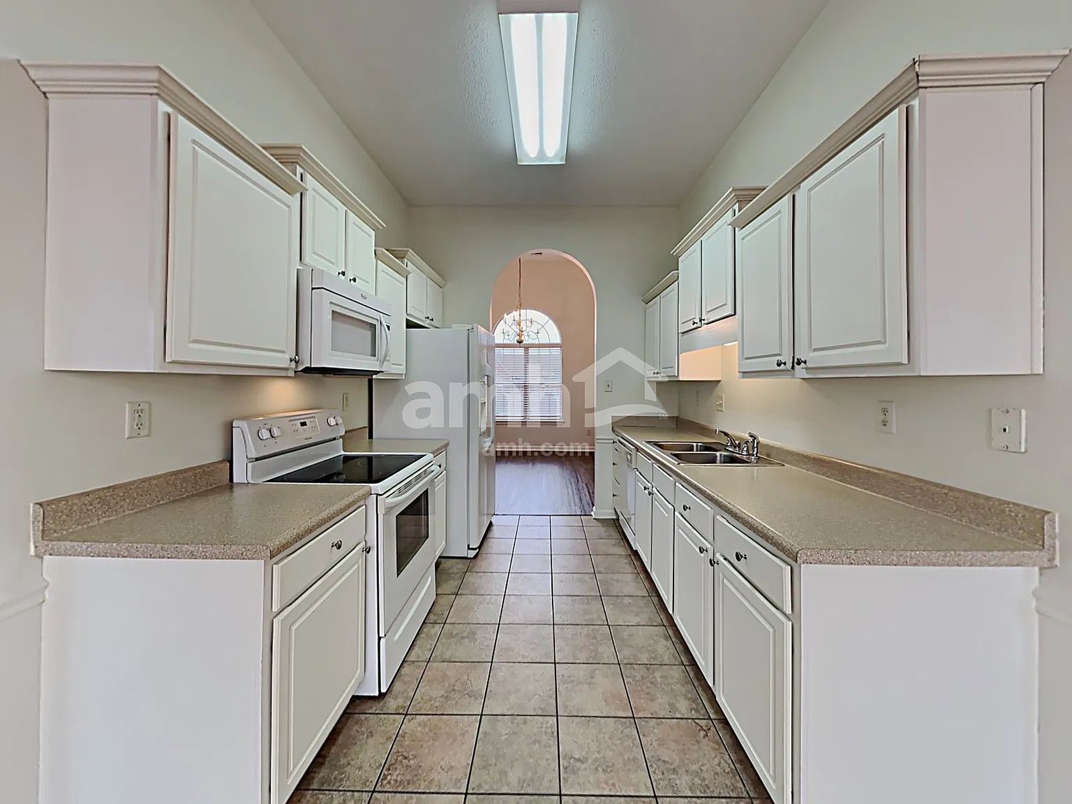 3 bed, 2.0 bath, 2449 sqft, $2,385 — Photo 3