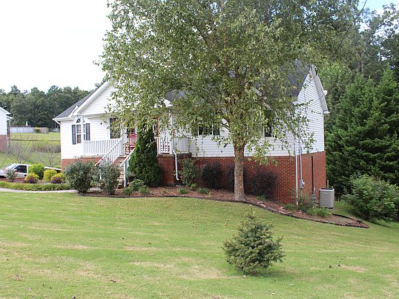 3rd image of 300 Eagle View Dr