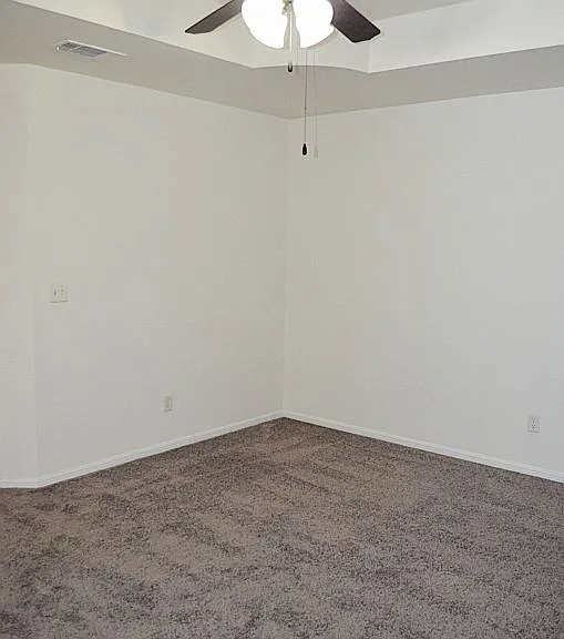 4902 Slate Ct — Photo 15