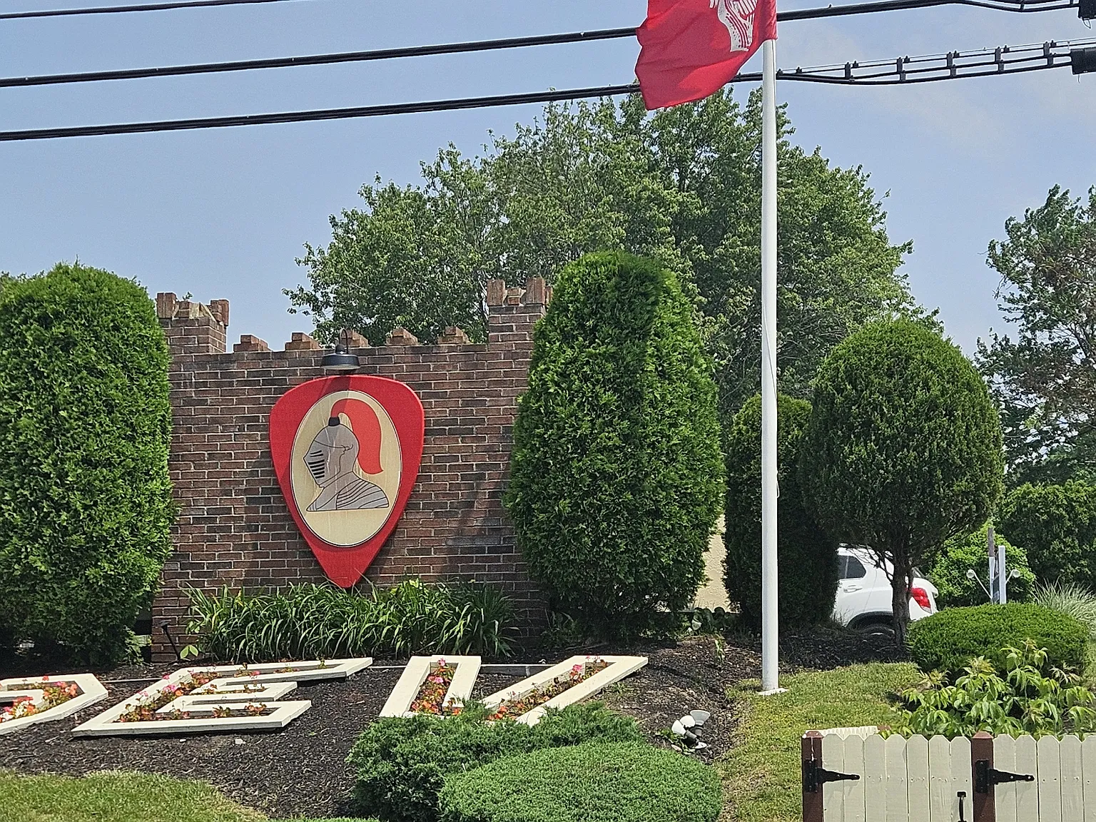 OLDE ENGLISH VILLAGE — Photo 2