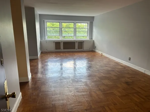 415 Claremont Ave #6A, Montclair Twp., NJ 07042