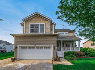 191 Meadows Dr, Sugar Grove, IL 60554