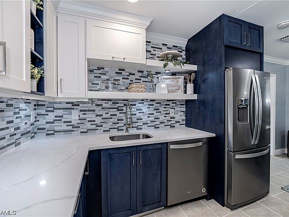 5th image of 546 Redlin St