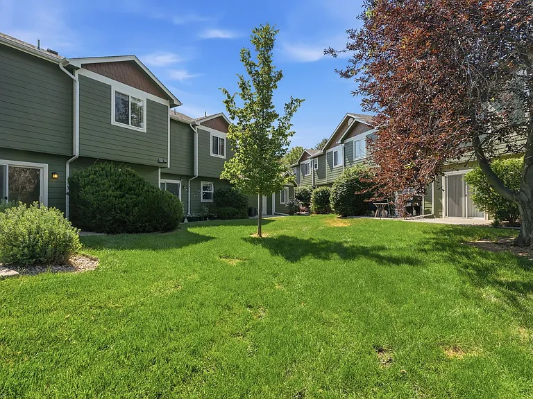 802 Waterglen Dr #D17 — Photo 33