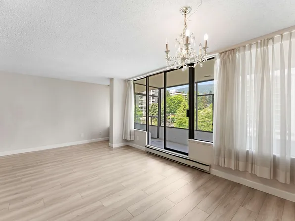 1480 Duchess Ave #D259, West Vancouver, BC V7T 2W2
