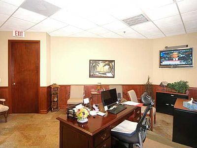 5th image of 50 SE Ocean Blvd Ste 204