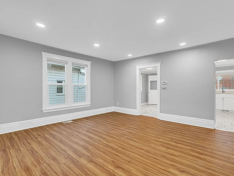 3606 Cadieux Rd — Photo 9