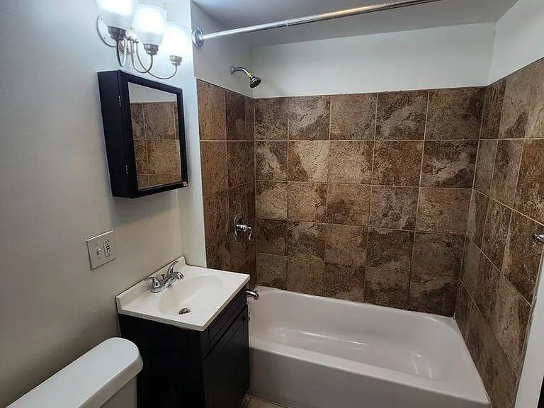 106 W Grace St — Photo 11