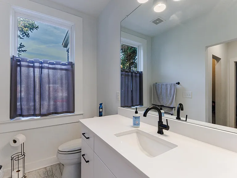 120 Peachtree Memorial Dr NW #4 — Photo 21