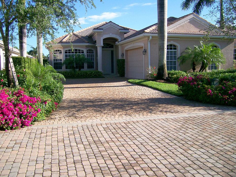 Private Road in Kensington Golf & Country Club