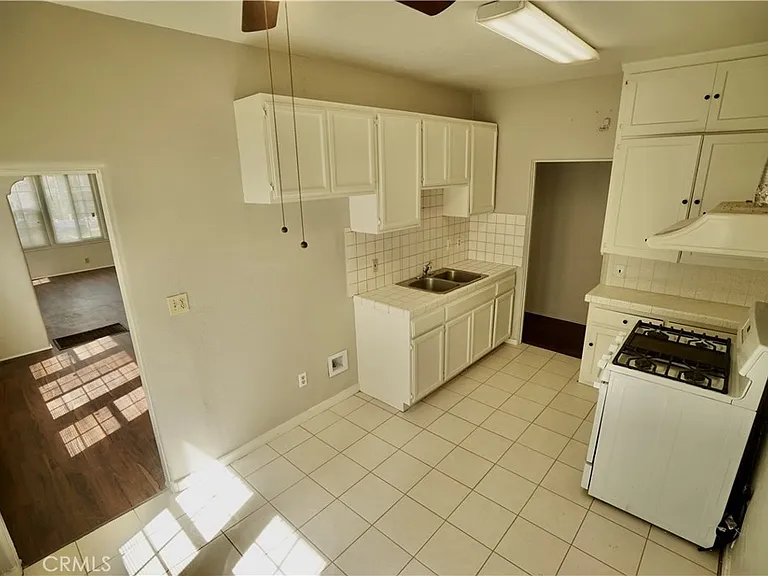 1336 Elm St #2 — Photo 15