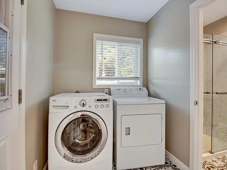 125 Hecker Pass Rd — Photo 12