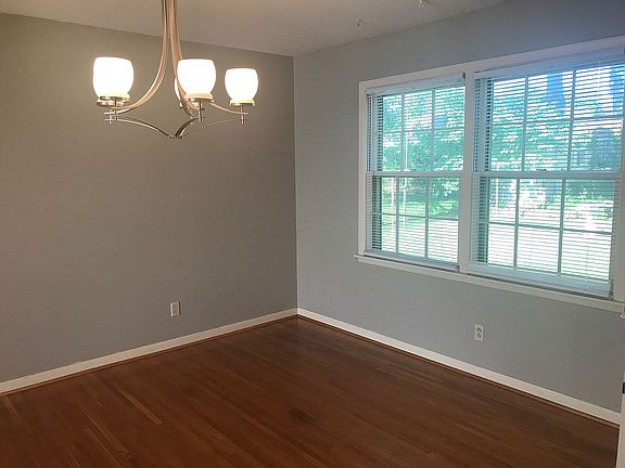 Dining area off kitchen