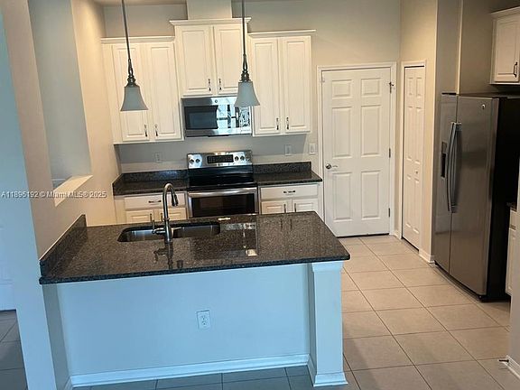 5th image of 10734 Avery Park Dr