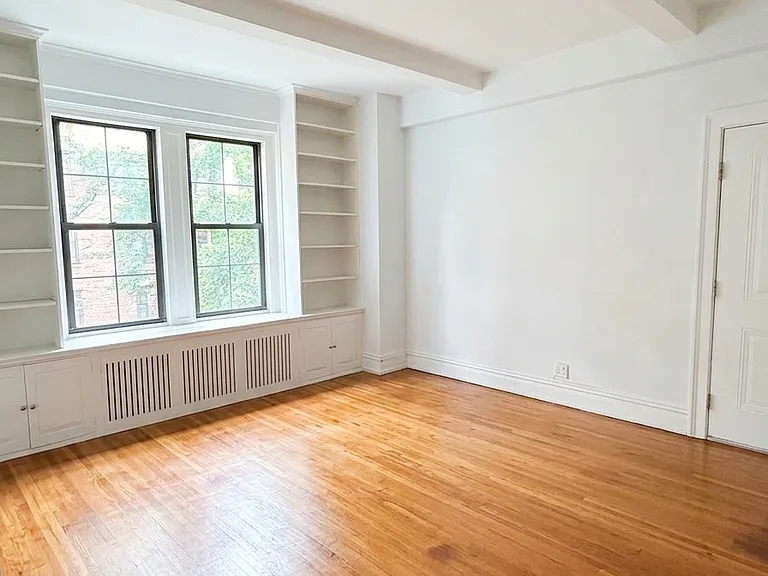 23 E 74th St #4A — Photo 3