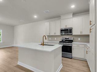 5038 Blackberry Ln, Ravenel, SC 29470