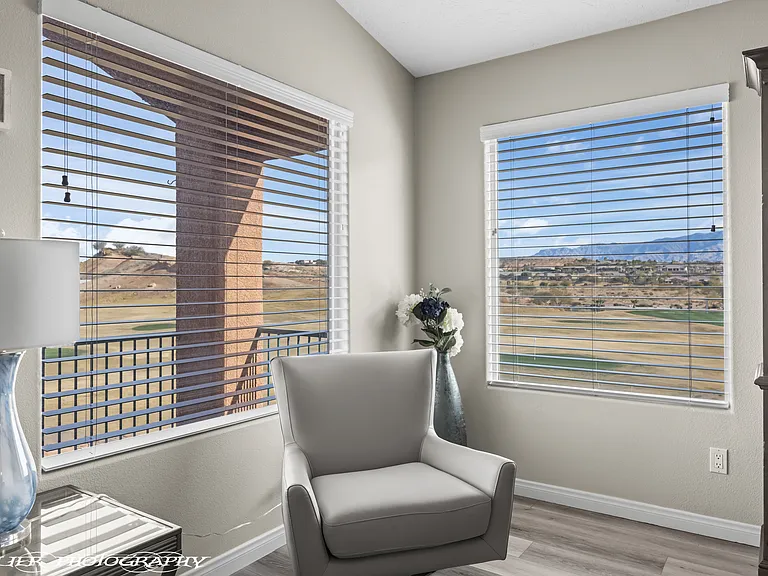 241 Palmer Ln — Photo 49