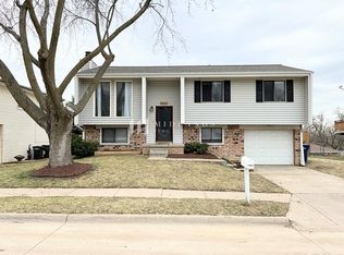 11922 S 33rd St, Bellevue, NE 68123