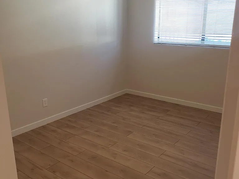 7308 E Sheridan St — Photo 16